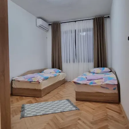 Апартаменты Modern Family Taftalidze