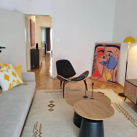 Modern Family Taftalidze Апартаменты